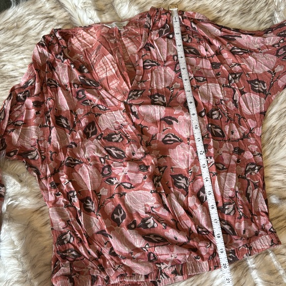L u c k y  B r a n d • Floral crossover top - Picture 7 of 7